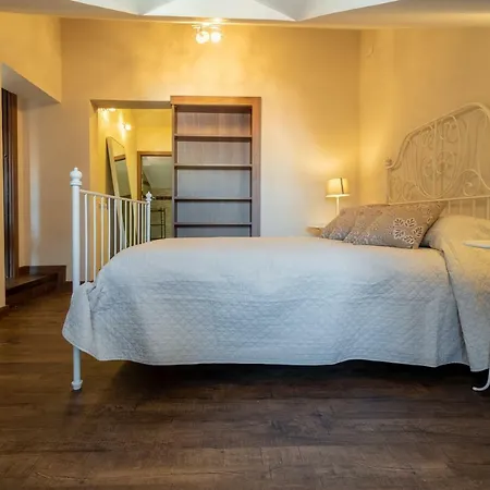 Edificio 10 By Plaza Mayor Apartment