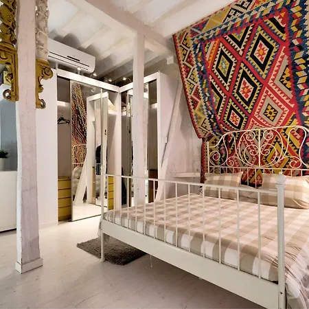 Edificio 10 By Plaza Mayor Apartment